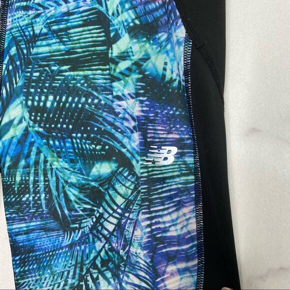 New Balance Accelerate Capri Leggings Palm Leaf Activewear Running Gym Size S - Picture 2 of 11